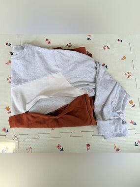 Nursing Queen Crewneck Colorblock Sweater with Invisible Front Zips